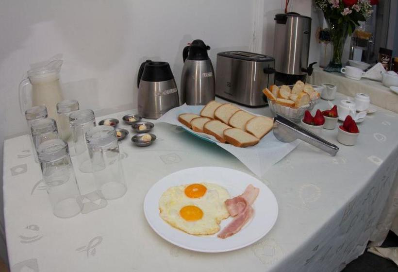 בית מלון כפרי Balmoral Quito