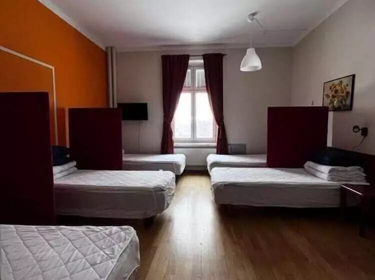 هتل Carlstad Sport Hostel