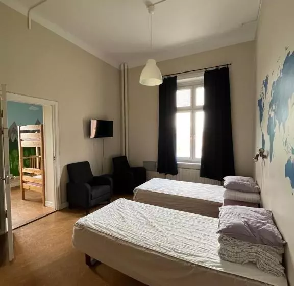 هتل Carlstad Sport Hostel