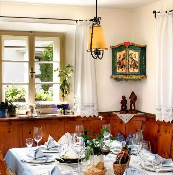 هتل Gasthof Kreuz