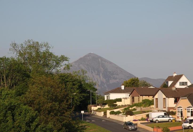 Hazelbrook Bed & Breakfast