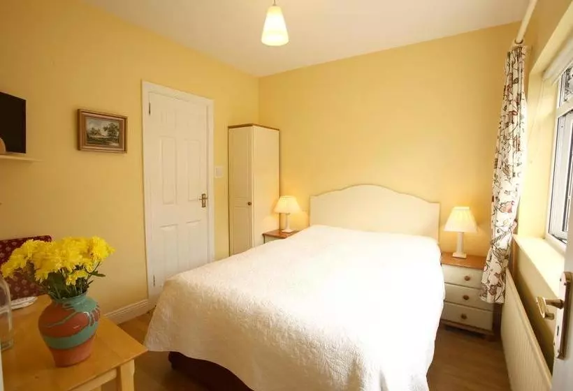 Hazelbrook Bed & Breakfast