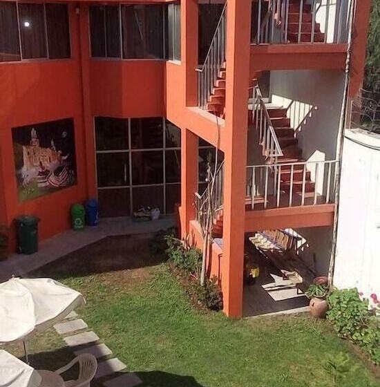 فندق Hostal Los Angeles Amigos Inn