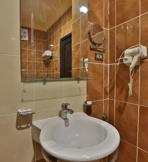 בית מלון כפרי Jawhra White Palace