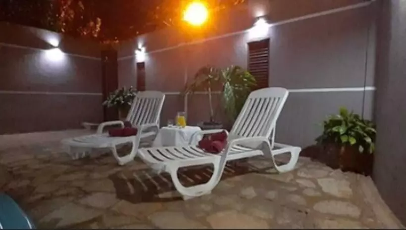 هتل Hostel & Posada Noelia
