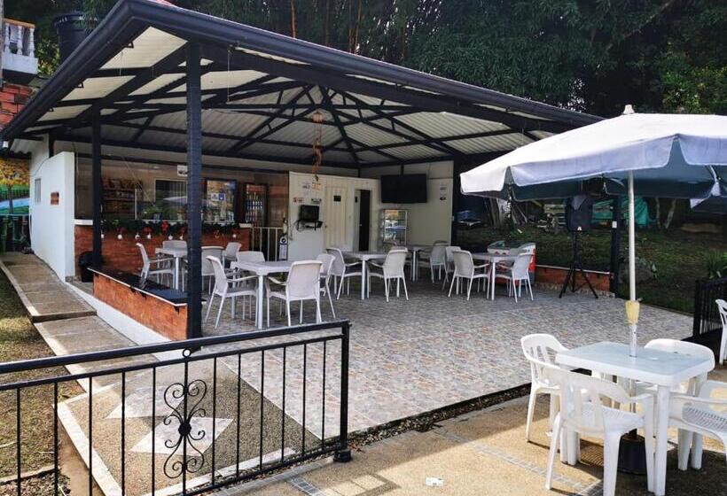 בית מלון כפרי Campestre La Vega Inn