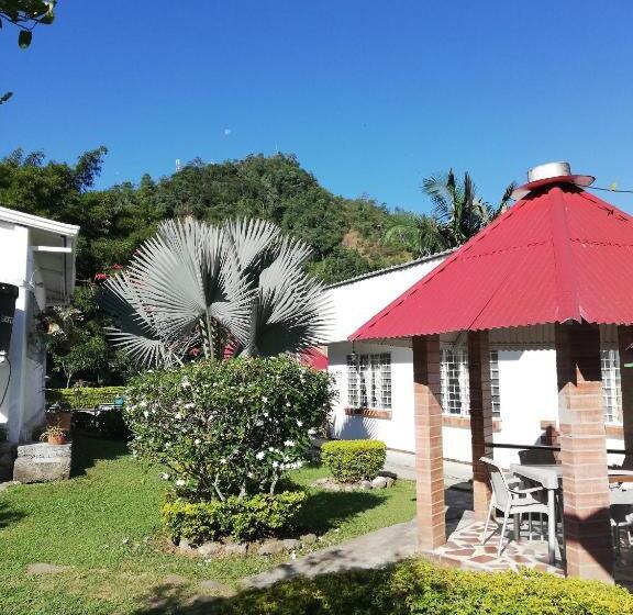 בית מלון כפרי Campestre La Vega Inn