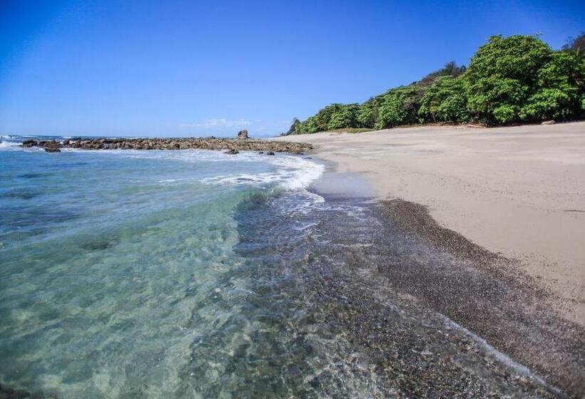 Aamiaismajoitus (B&B) Makanas Beach Bungalows