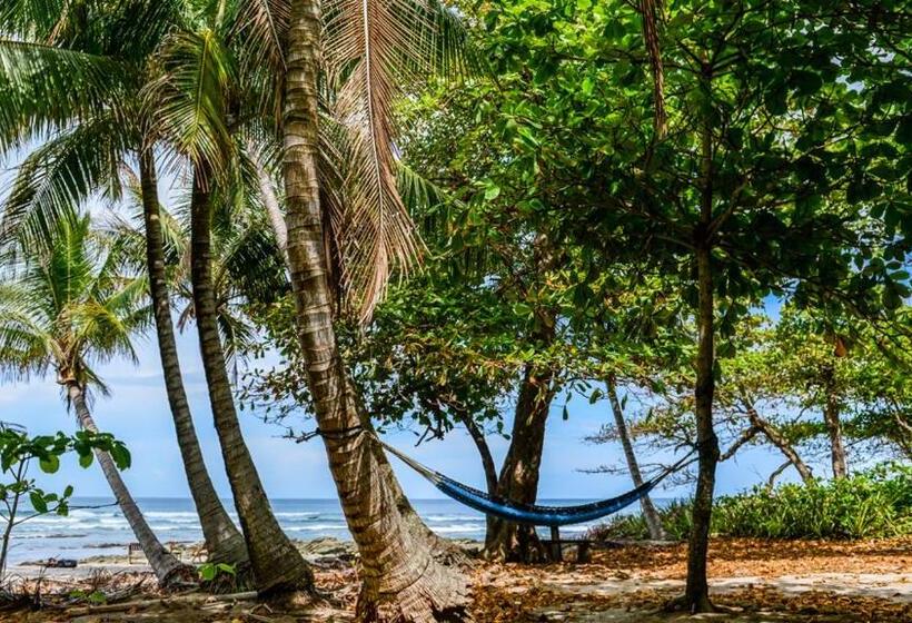 Aamiaismajoitus (B&B) Makanas Beach Bungalows