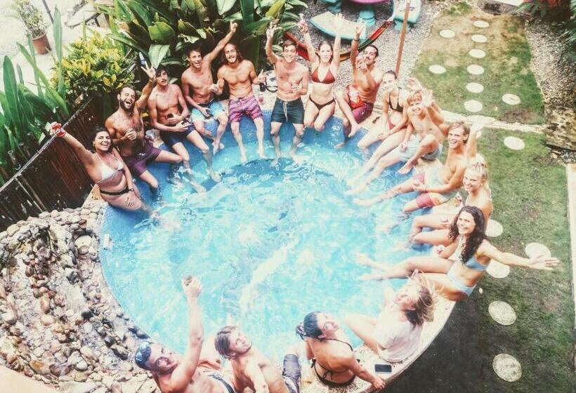 Cool Vibes Beach Hostel