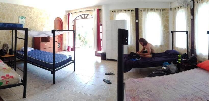 Cool Vibes Beach Hostel