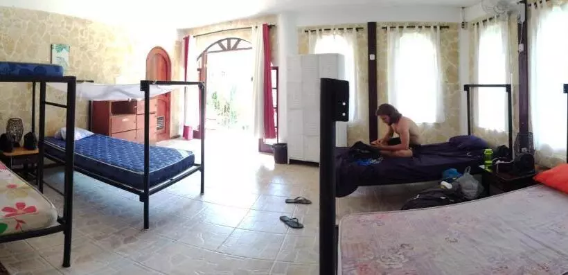 Cool Vibes Beach Hostel