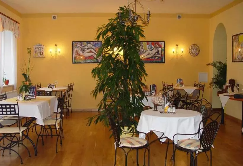 Hotelli Galerie