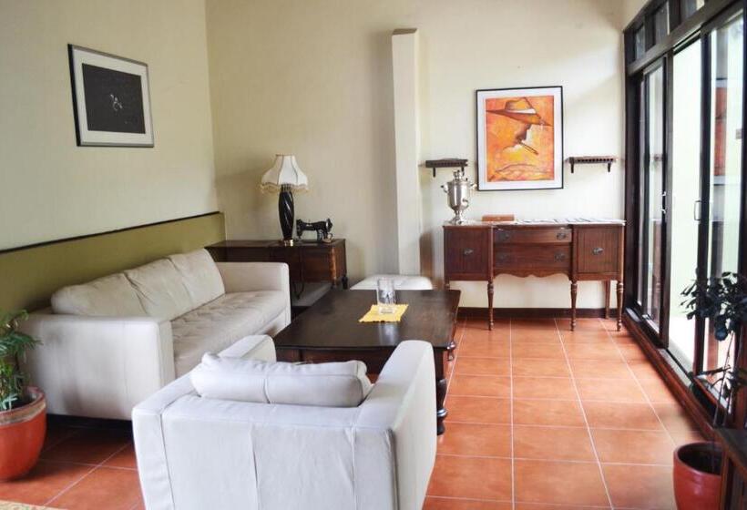 هتل Los Altos Esteli