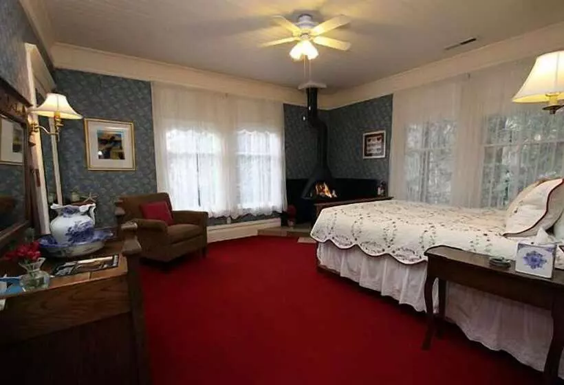 ホテル Santa Nella House