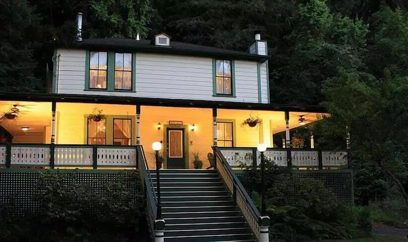 ホテル Santa Nella House