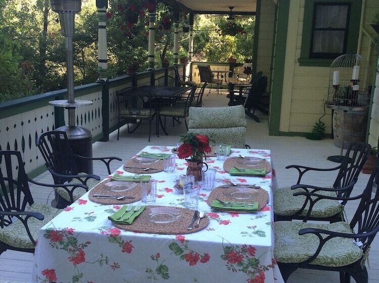 호텔 Santa Nella House