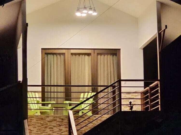 בית מלון כפרי Sea Towers