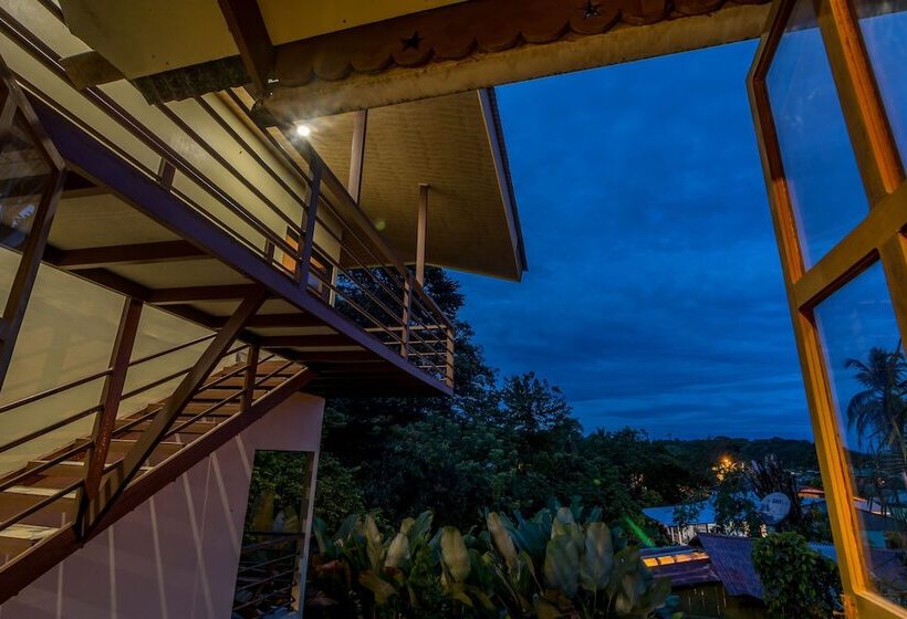 בית מלון כפרי Sea Towers