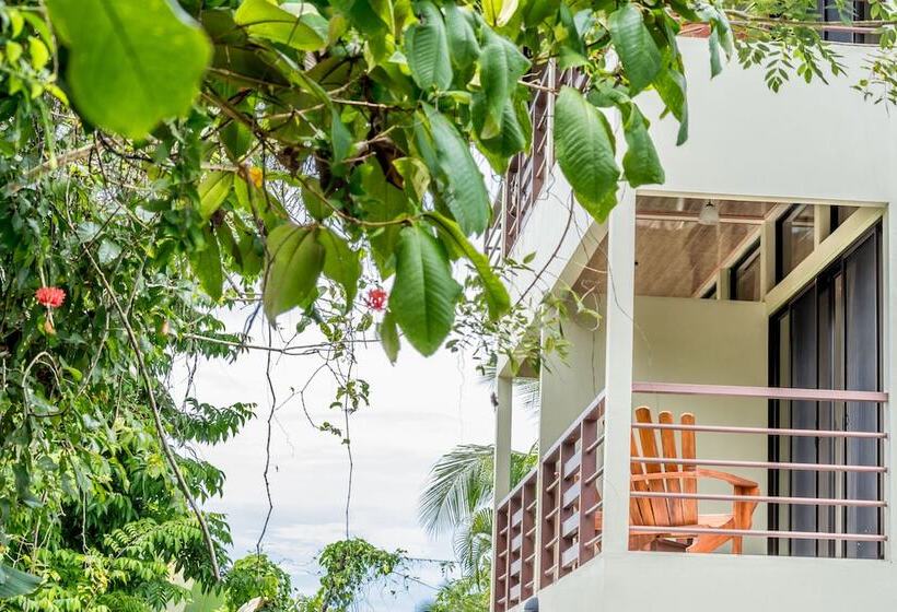 בית מלון כפרי Sea Towers