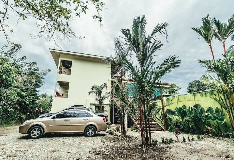 בית מלון כפרי Sea Towers