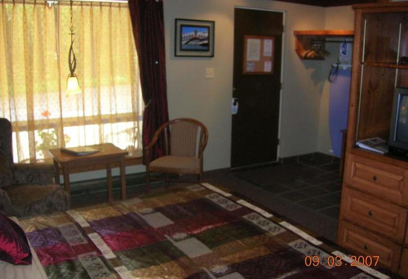 Forest Motel & Woodland Retreat