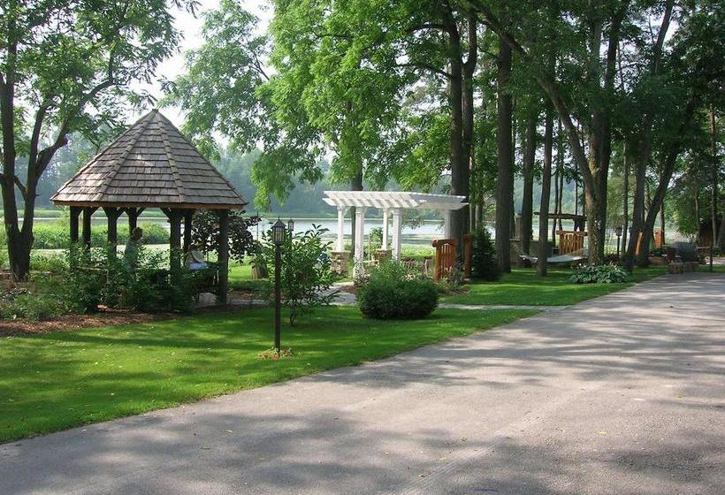 Forest Motel & Woodland Retreat