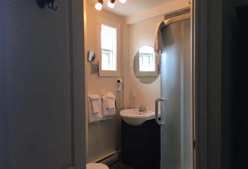 فندق Auberge De La Tour Du Lac