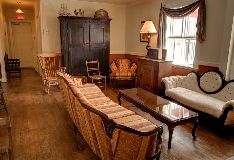 فندق Auberge De La Tour Du Lac