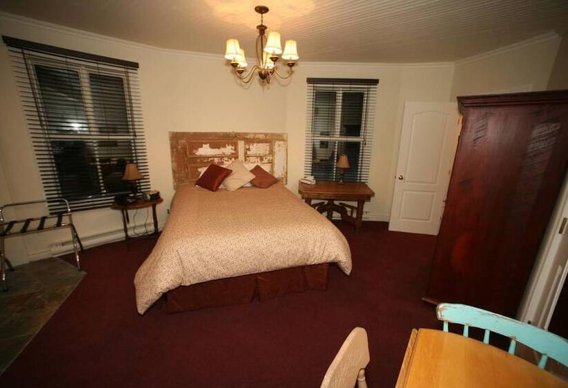 فندق Auberge De La Tour Du Lac