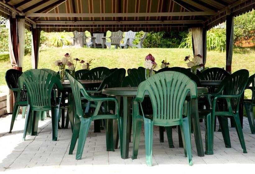 فندق Auberge De La Tour Du Lac