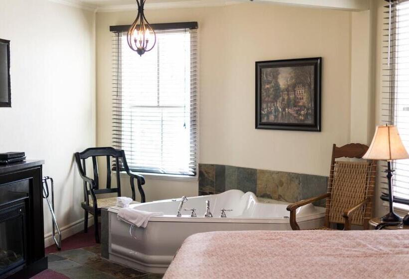 فندق Auberge De La Tour Du Lac