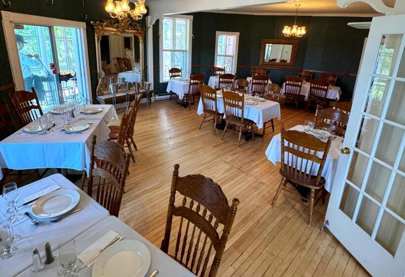 فندق Auberge De La Tour Du Lac