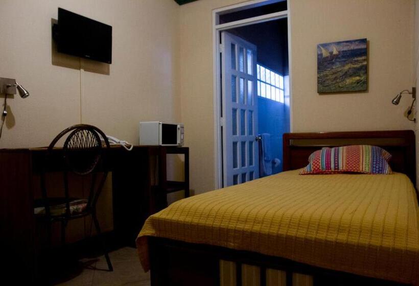 ホテル Ave Del Paraíso