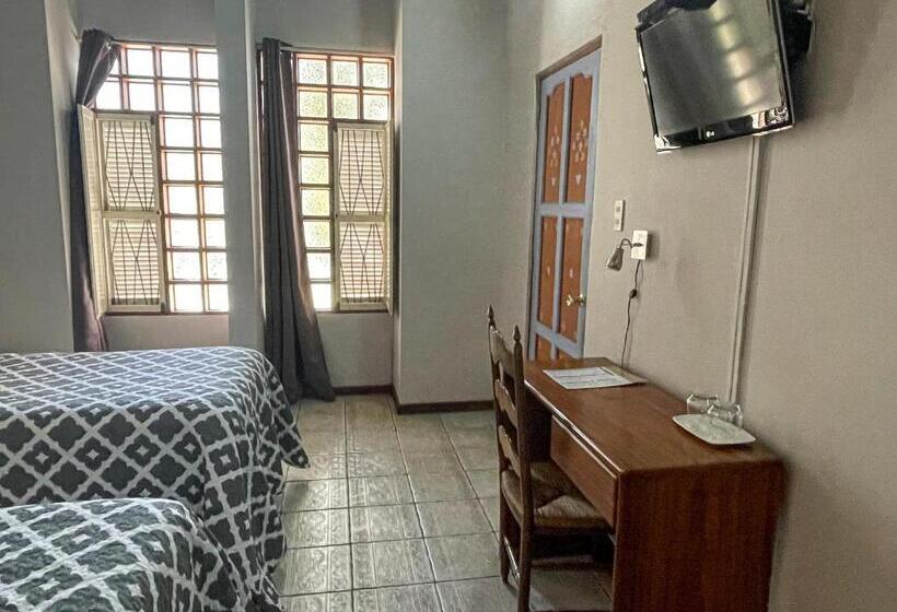 ホテル Ave Del Paraíso