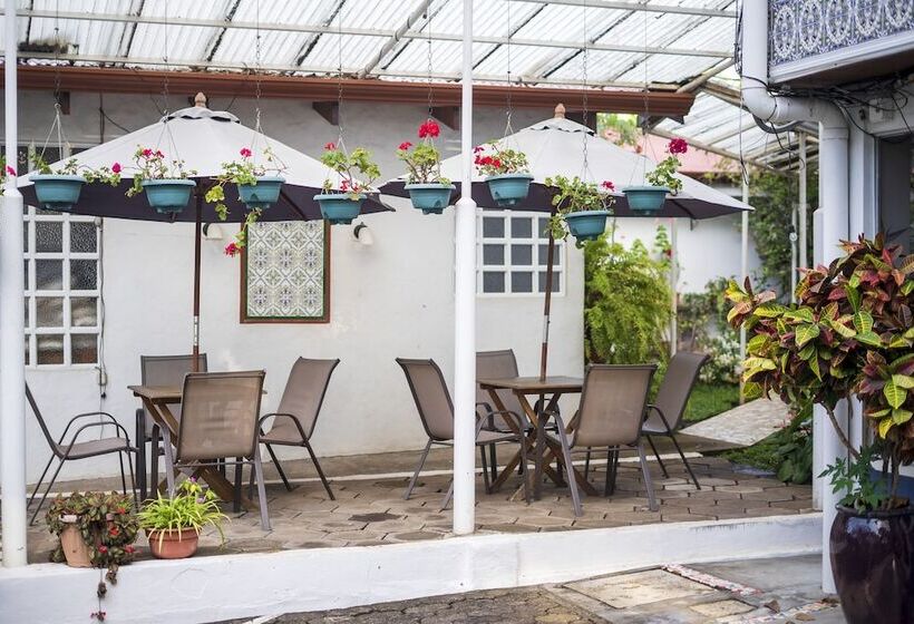 ホテル Ave Del Paraíso