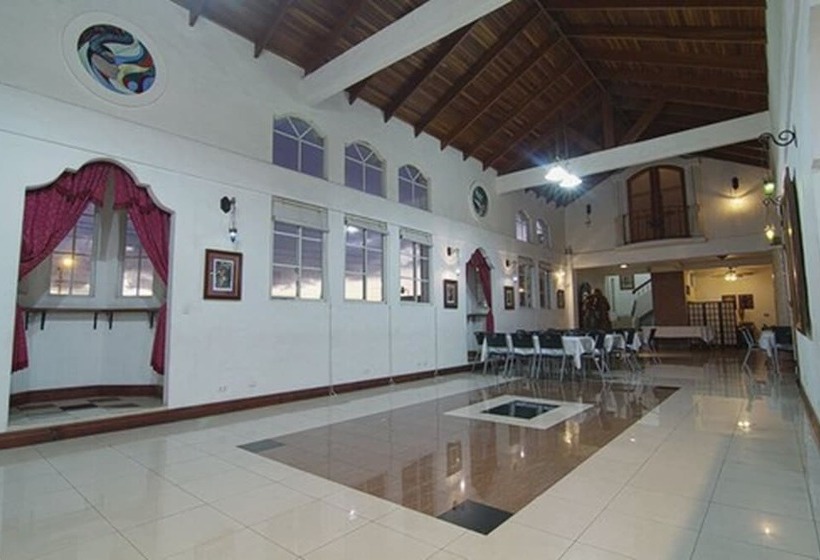 ホテル Ave Del Paraíso