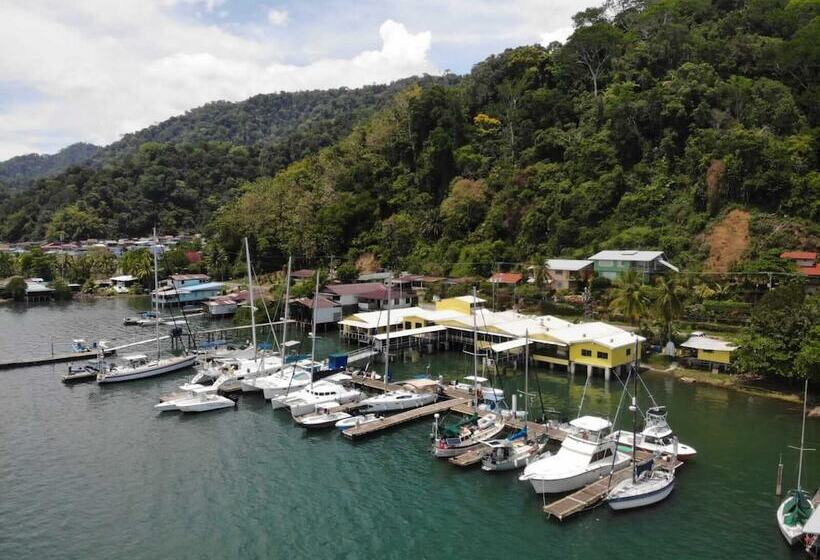 Отель Banana Bay Marina