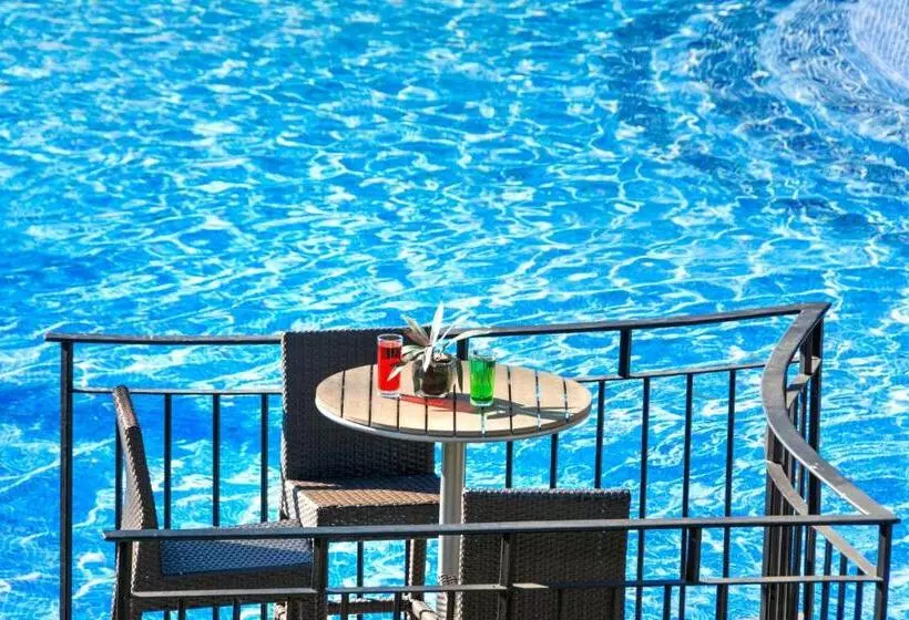Hotelli Cc Beach Front Papagayo All Inclusive
