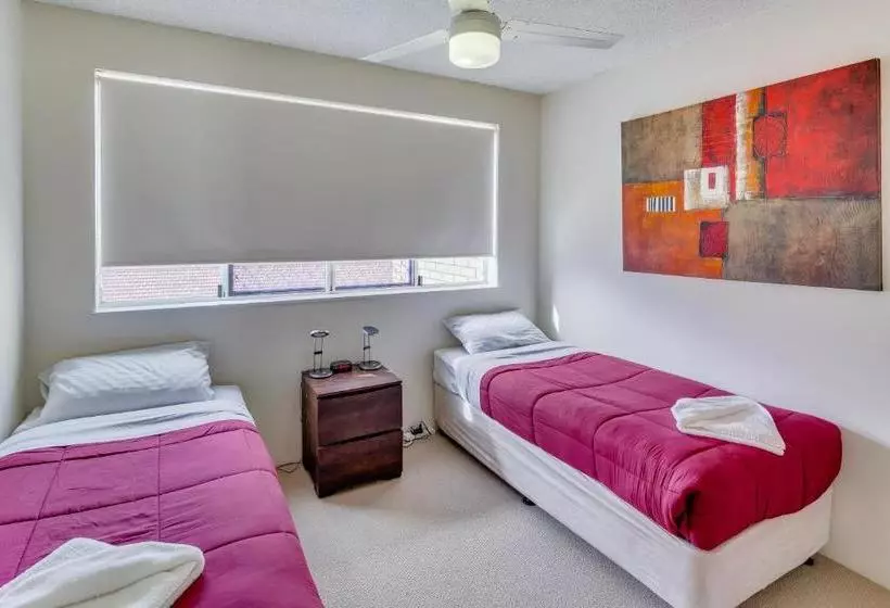 ホテル Cheltenham Apartments