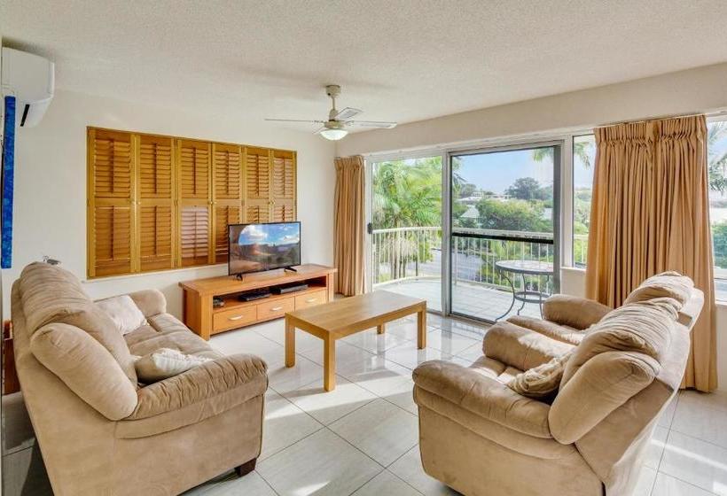ホテル Cheltenham Apartments
