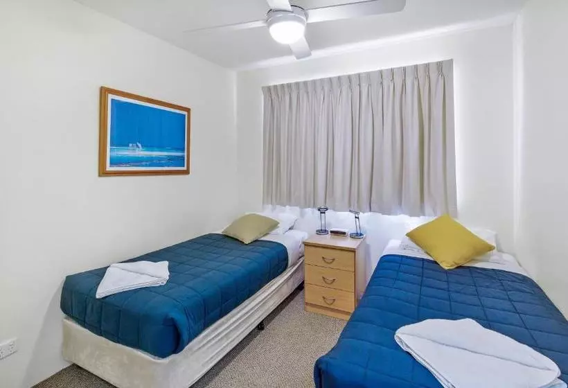 ホテル Cheltenham Apartments