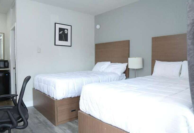 Отель Fraser Inn