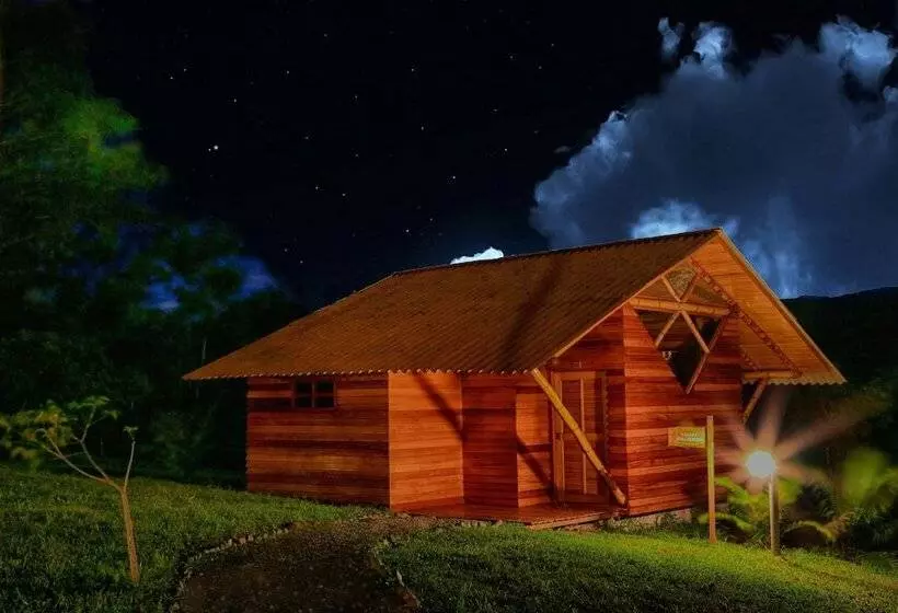 ホテル Huasai Wasi Ecolodge