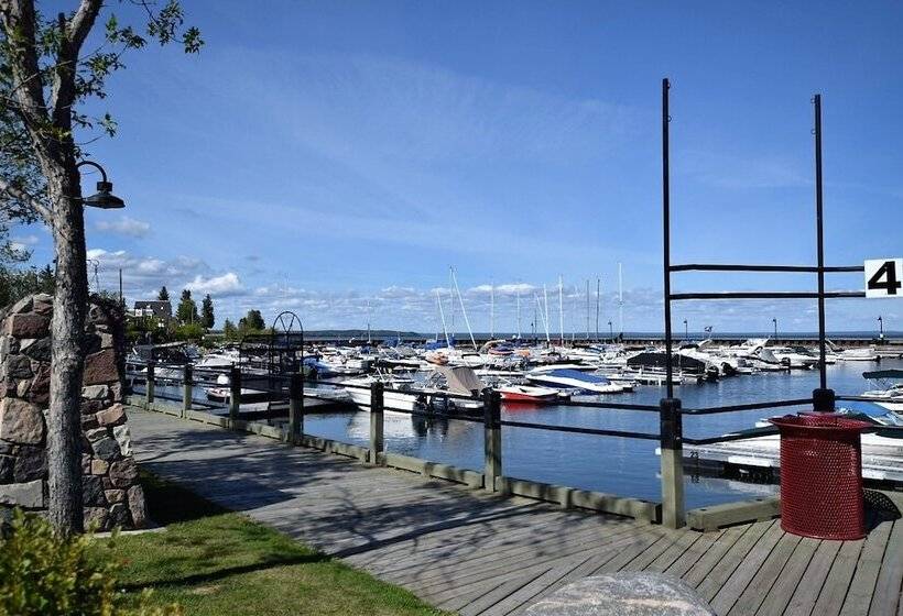 Отель Lakeland Inn