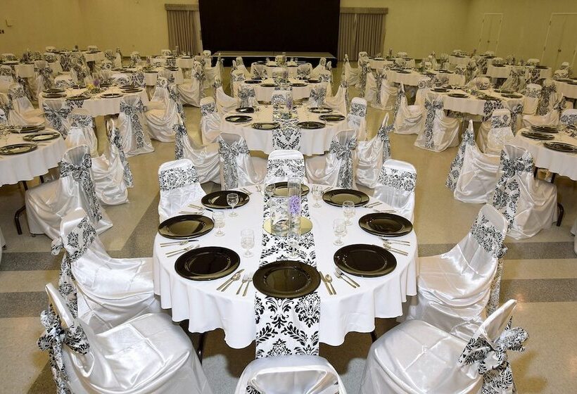 Отель Lakeland Inn