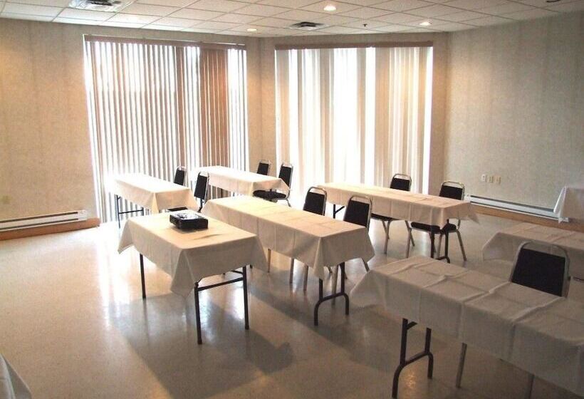 Отель Lakeland Inn