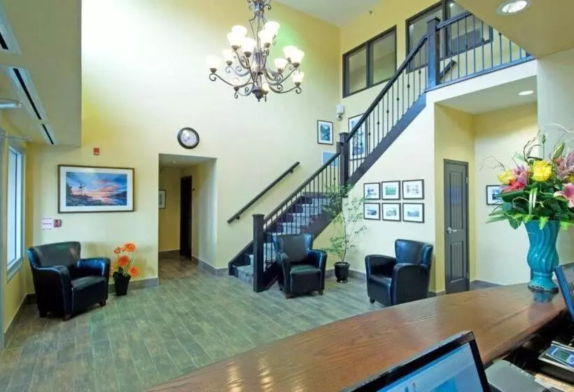 Hotelli Midland Inn & Suites
