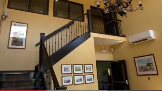 בית מלון כפרי Midland Inn & Suites