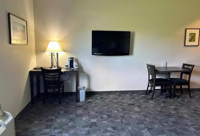 Hotelli Midland Inn & Suites